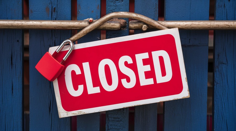 英伟达 2025 财年 Q4 营收 393.31 亿美元,超出市场预期的 380.45 亿美元,上年同期为 221 亿美元。