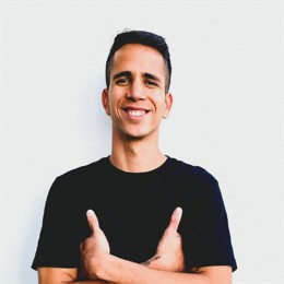 最新市场动态:上期所原油期货与贵金属的表现分析