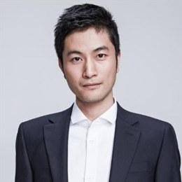 英伟达CFO:预计对中国的出货量将在数据中心业务营收中保持稳定,星际之门(Stargate)数据中心将使用Spectrum - X以太网技术。预计网络部门将在本财年第一季度恢复增长,毛利率将在本财年后期升至约70%。