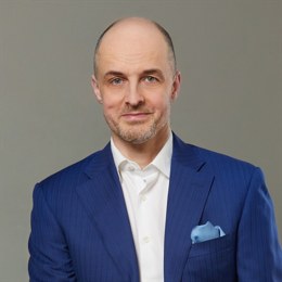 加拿大新总理卡尼首次国际访问聚焦欧洲 旨在联合英法应对美国压力